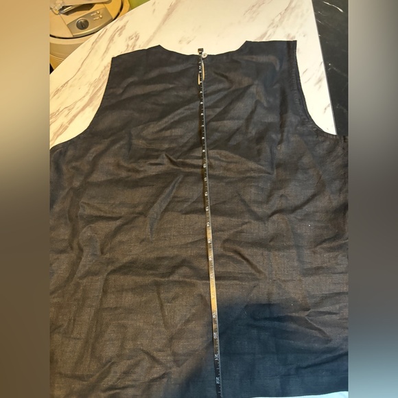 Quince Black 100% European Linen Tank - Picture 7 of 8